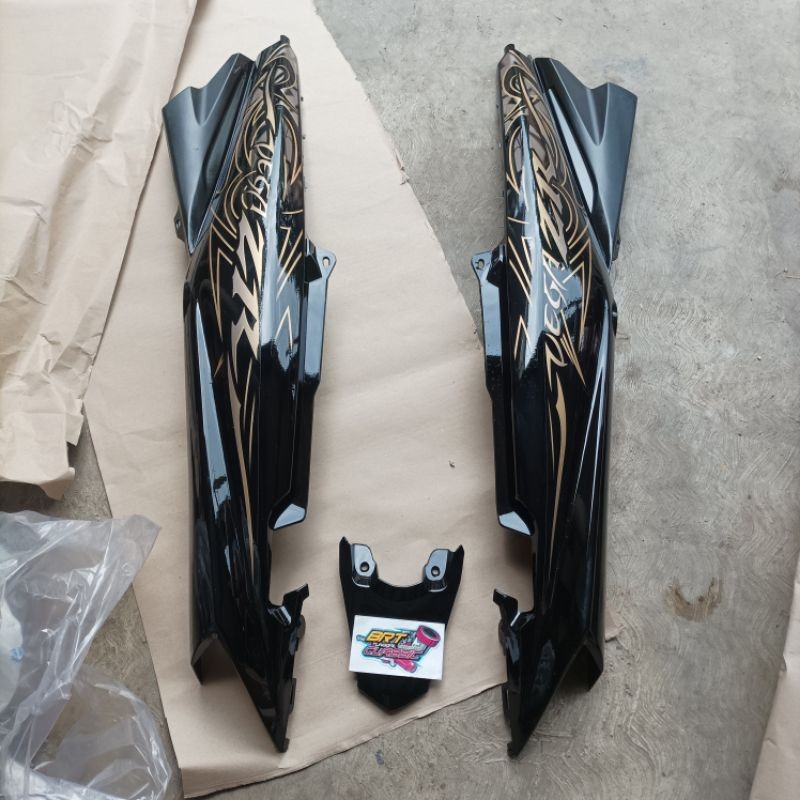 Body vega zr cover bodi vega zr tahun 2009 - 2010 hitam