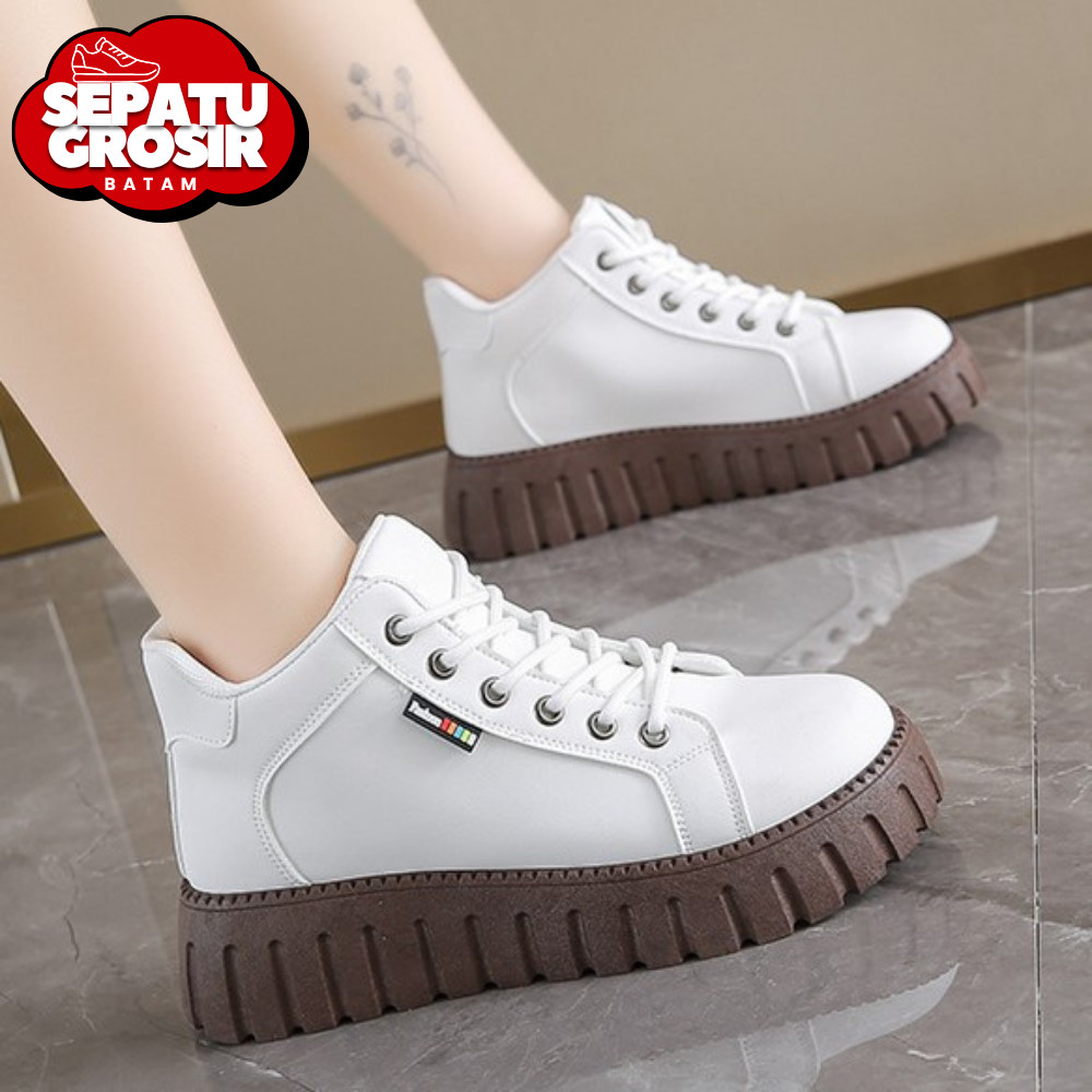 Sepatu Grosir Batam C004 Sepatu Sneakers Boots Wanita Korea Fashion Import Sport Casual Bahan Pu Nya