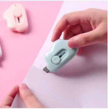 

EzzyMart Cutter Mini Pisau Kecil Silet Bentuk Awan ATK Pembuka