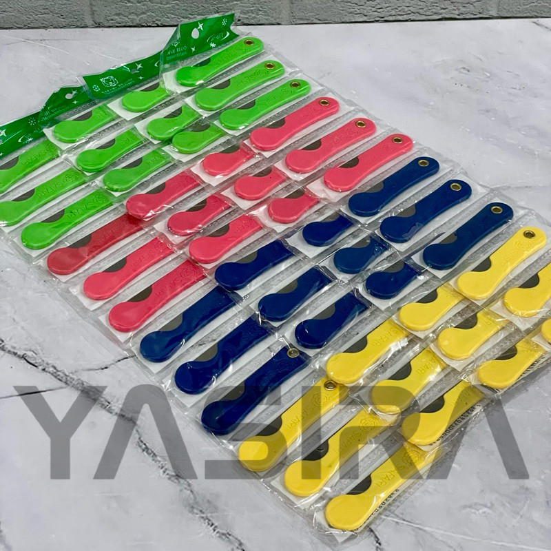 

Pisau Lipat Kecil Pemes Gagang Plastik Kecil