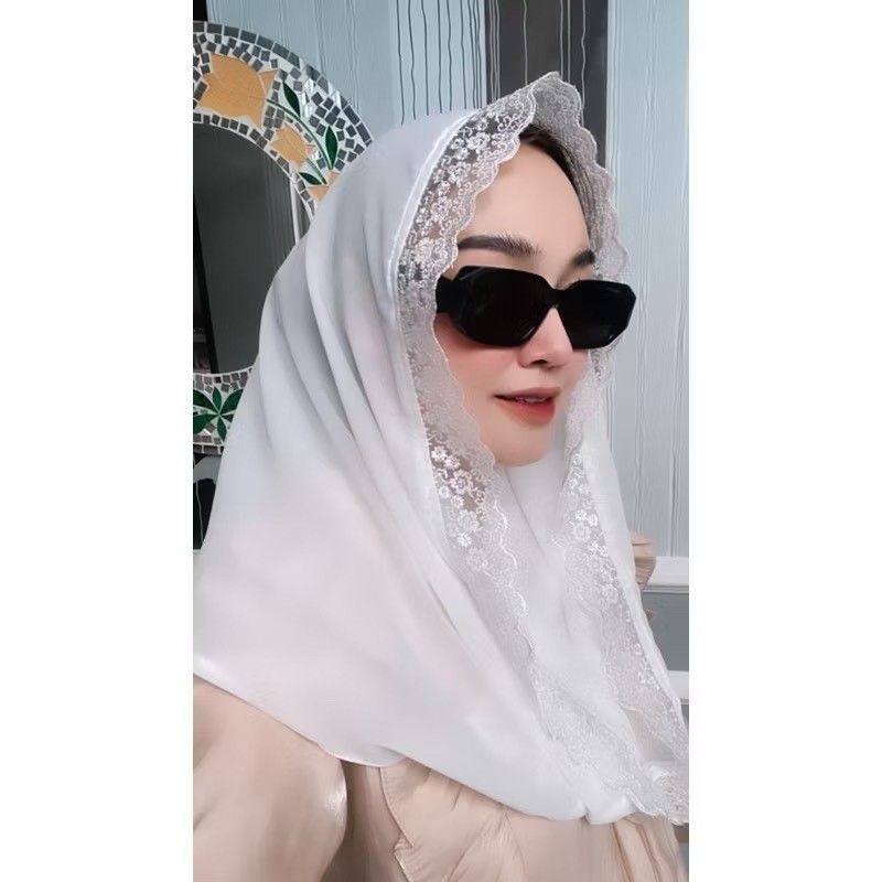 Hijab Ceruty Premium Renda Ayu – Jilbab Instan Simple Acara Kondangan & Seragam Kantor