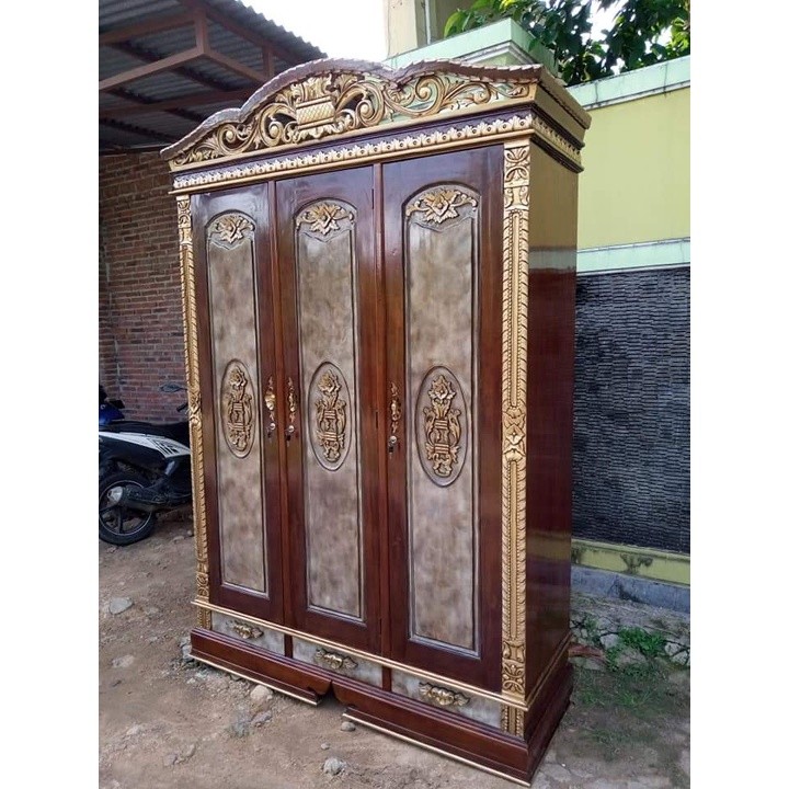 Lemari Pakaian lemari baju Kayu Jati 3Pintu