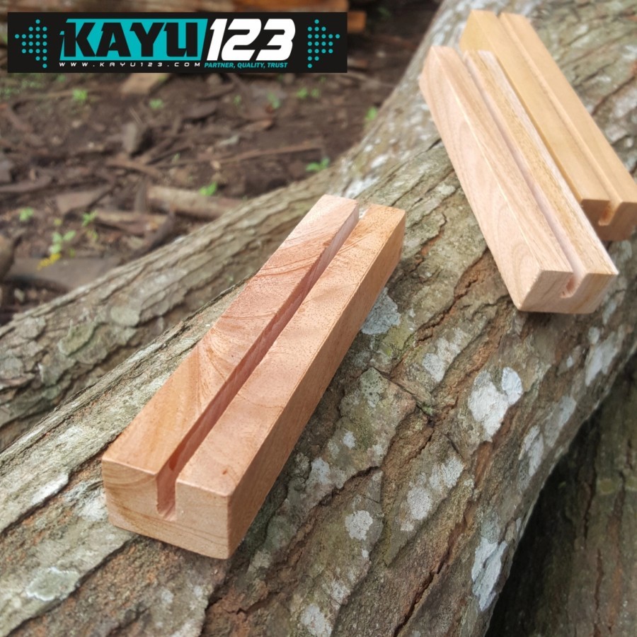 

Wooden Card Holder Ukuran 15x3x2 cm Tempat Penyimpanan Kartu (WCH-11)