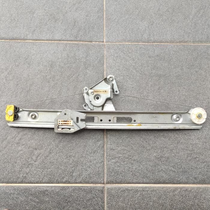Regulator belakang kiri Bmw E46 Sparepart