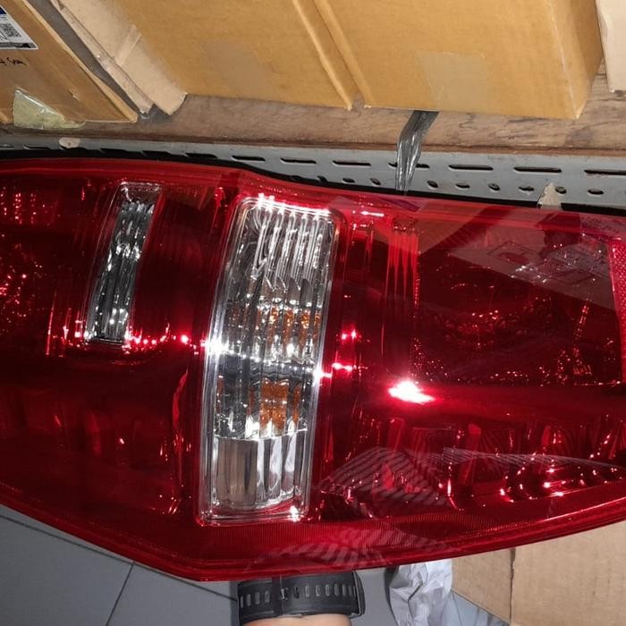 STOP LAMP HYUNDAI H1 RH GENUINE - kanan/driver TOP