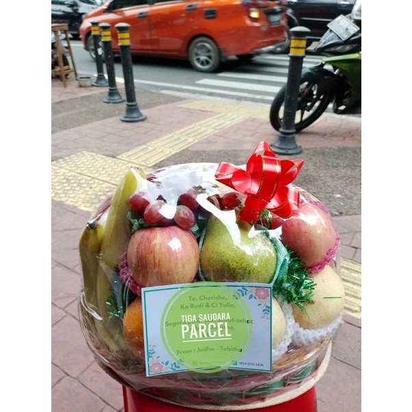 

TERLARIS Parcel Buah Keranjang oval S (free kartu ucapan)
