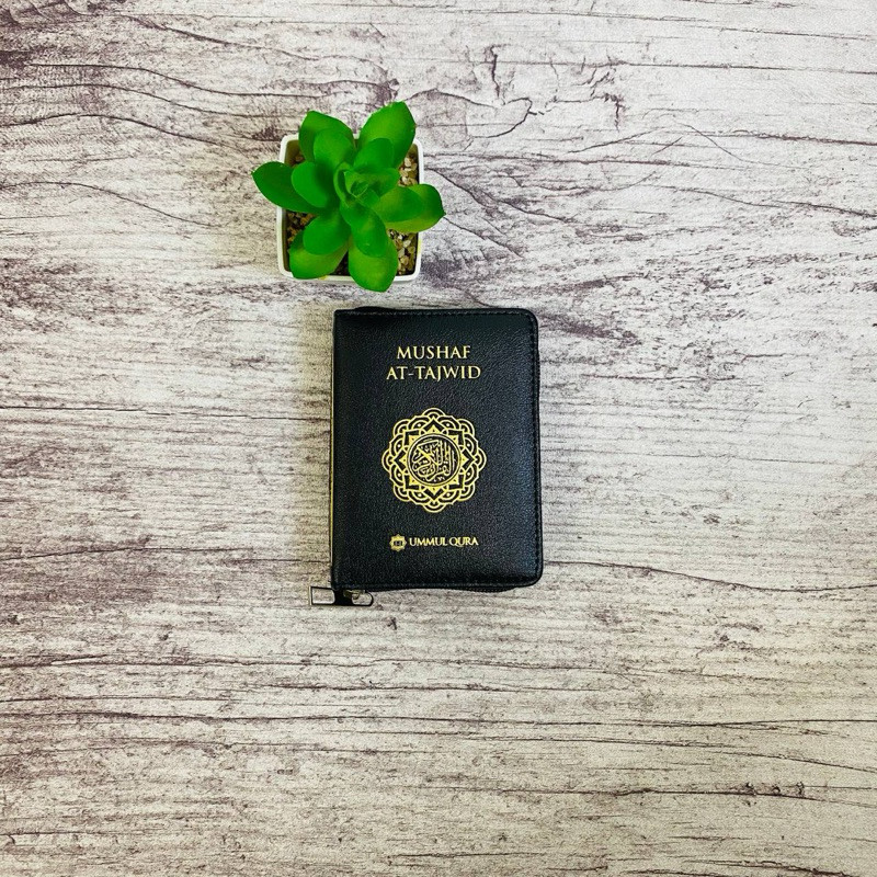 Alquran Saku Mushaf At tajwid Ummul Qura Tajwid Warna Resleting Ukuran A7
wbsstore.id