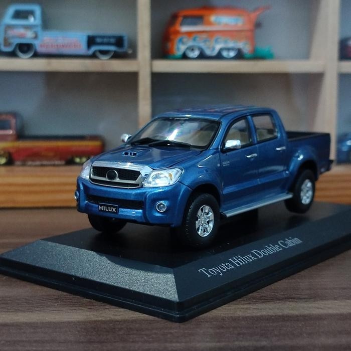 Diecast Toyota hilux skala 1:43 Auto2000 blue Miniatur