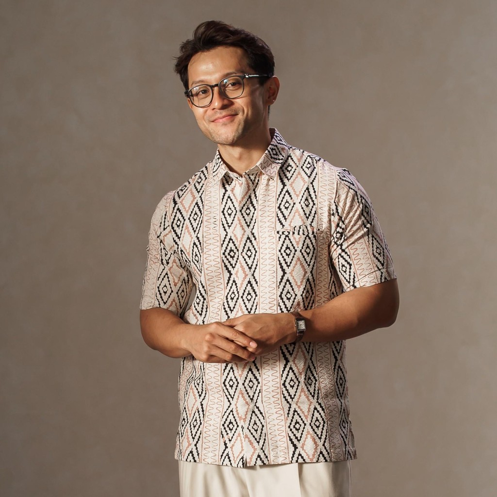 Tenun Mandalas Batik Kemeja Batik Pria Lengan Pendek Motif Mandalas Tenun Katun Nyaman Dipakai Sehar