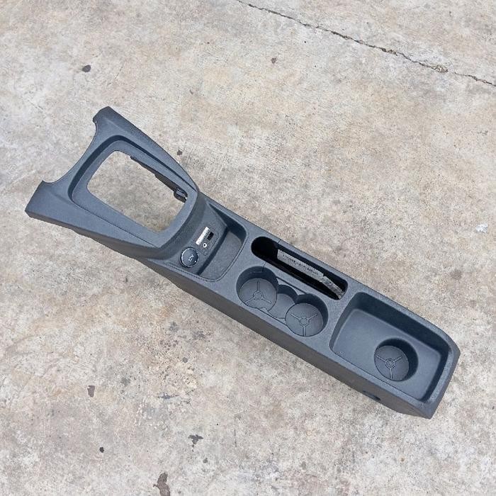 Konsol consol box tengah + lighter bekas mobil ford fiersa tahun 2015 new facelift copotan