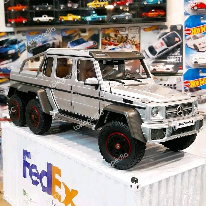 Diecast Mercedes Benz G65 AMG 6x6 Silver Autoart  Composite Miniature