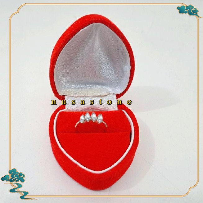 Tempat Cincin Love Merah / Box Cincin Merah Love – Untuk Tunangan, Nikah, Hadiah