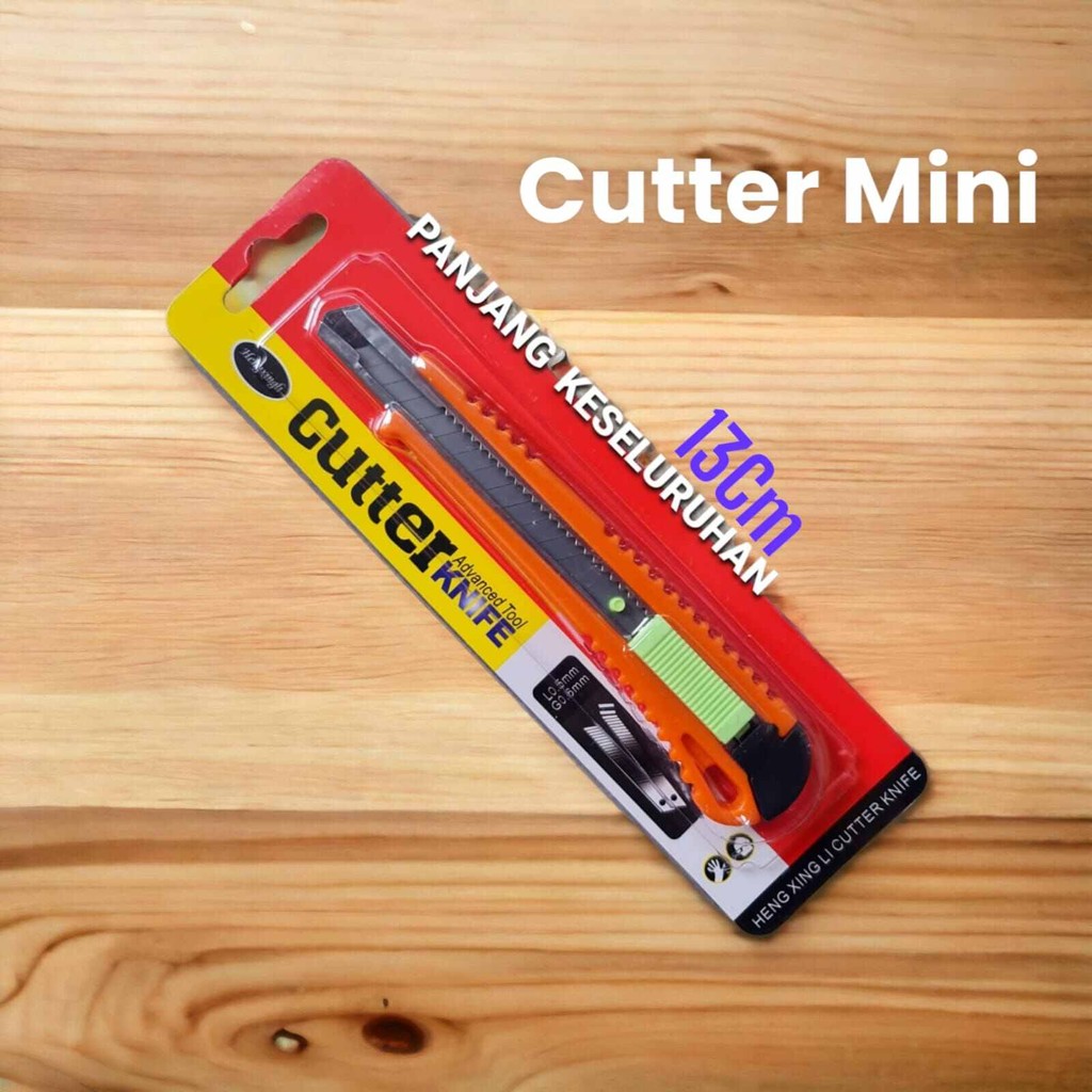 

CUTTER KECIL PLASTIK WARNA 7240B