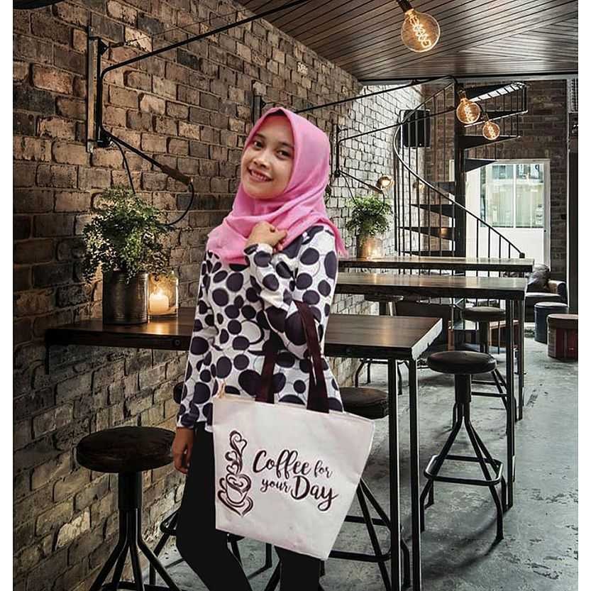 

Tas Tote Bag Wanita Ori Kobucca Coffee For Your Day Warna Krem