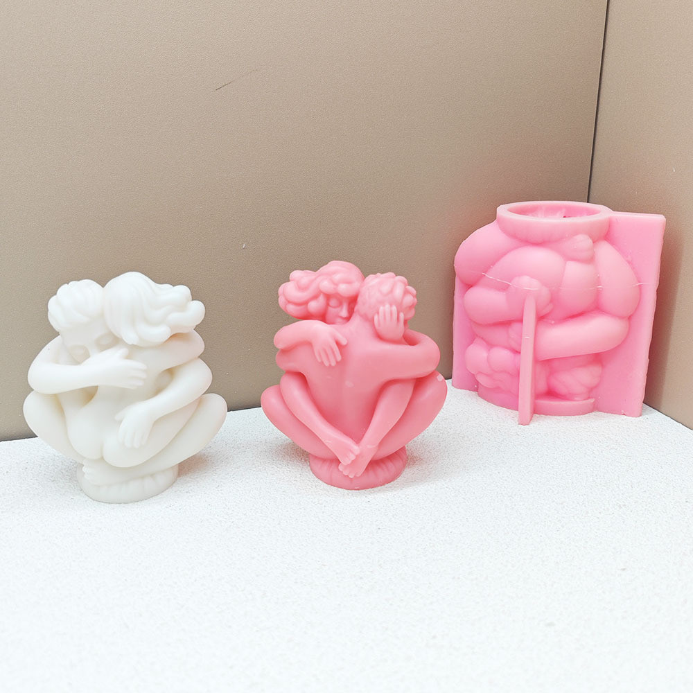 

One piece of hug couple fragrance candle mold atmosphere candle silicone mold