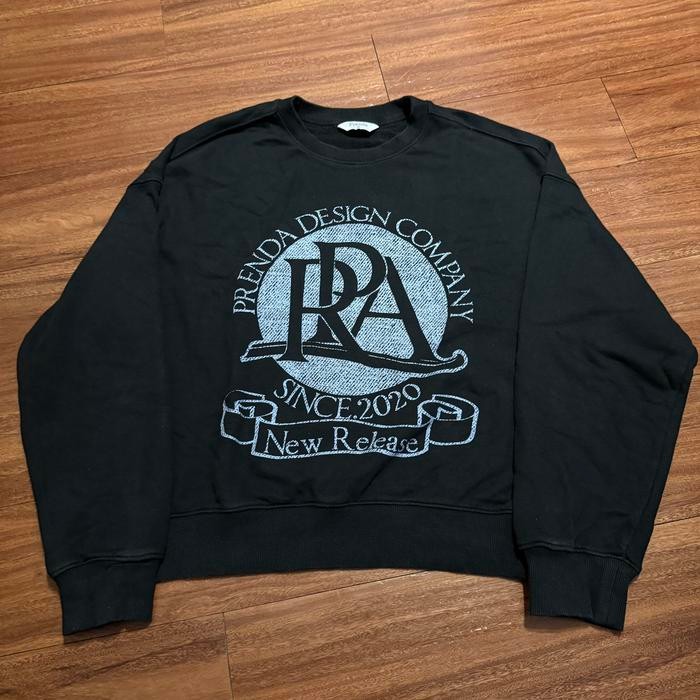 Sweater Crewneck Prenda Korea Brand Big Logo Hitam - Size S