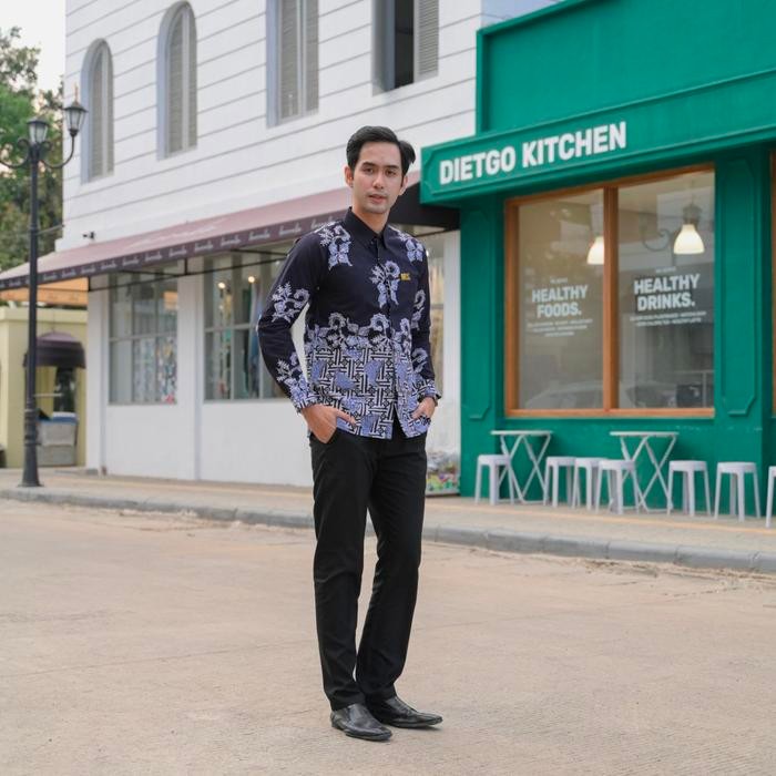 

NK BATIK Couple Set Kebaya Modern CANOVA Kutu Baru Jumbo Biru Muda Atasan Panjang - Kemeja batik, S