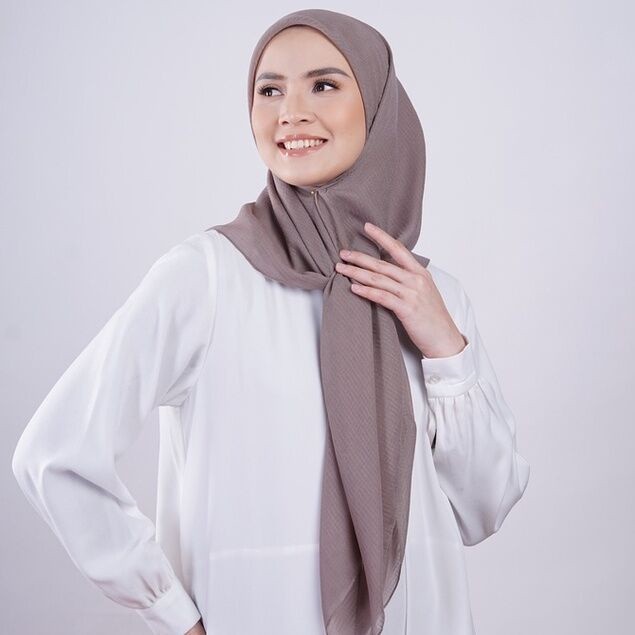 Elzatta Hijab Kerudung Segi Empat Polos Keisha Dhara