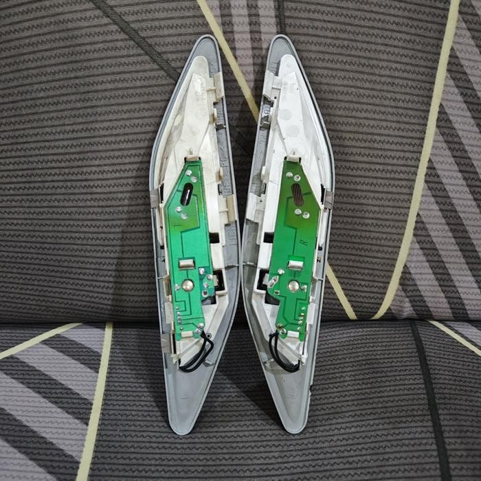 Lampu Pilar C Bmw E39 Kiri - Kiri Sparepart