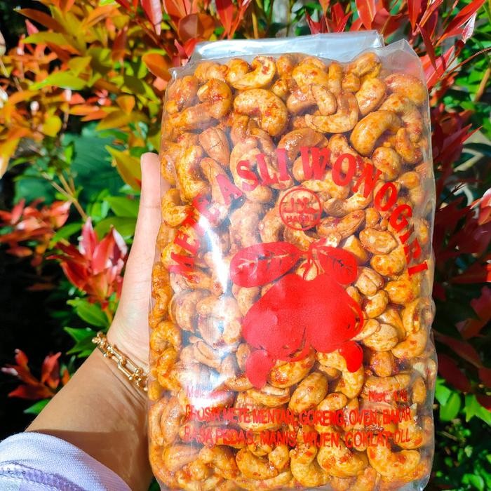 

Kacang mete pedas manis Kacang mete mede pedas daun jeruk kacang mete wonogiri Mede Food Snacks Asin Camilan Cemilan Goreng - 200gram