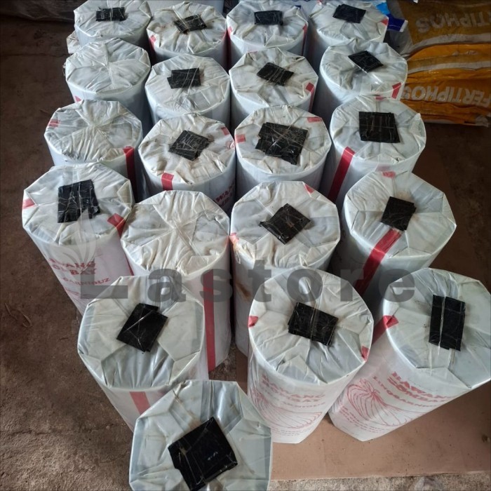 PLASTIK MULSA HITAM PERAK PLASTIK PERKEBUNAN 1 ROLL LEBAR 120 CM 500 METER