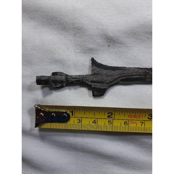 

besi dengan pola wajah barang koleksi unik dan istimewa , singkir