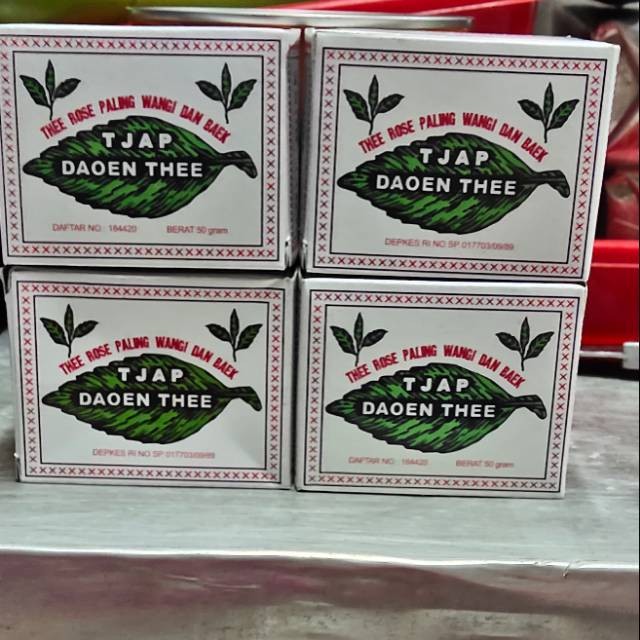 

Teh Bubuk Daun Kecil / Teh Bubuk Tjap Daoen Thee 50 gram (1 bungkus)