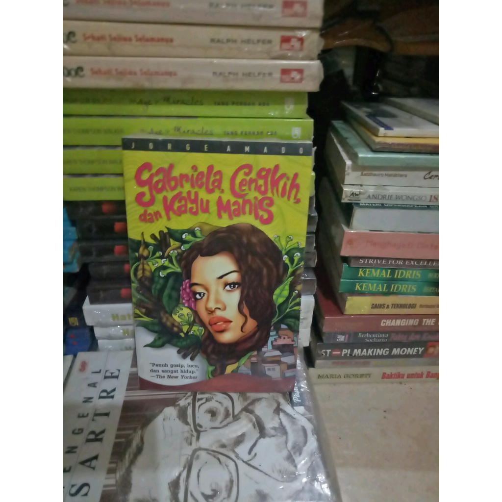 ORIGINAL BEKAS MULUS GABRIELA CENGKIH DAN KAYU MANIS