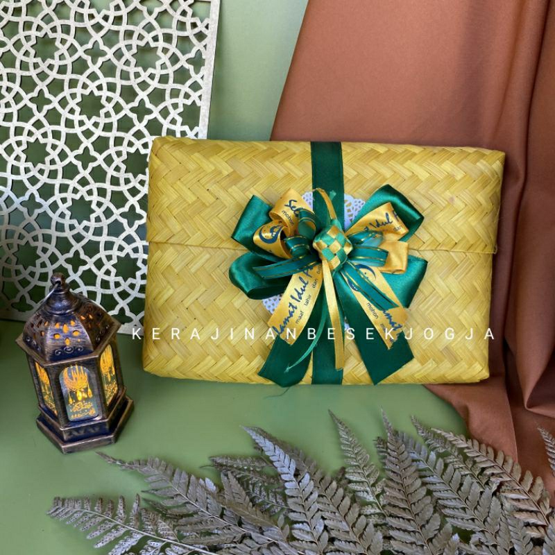 

GROSIR DOMPET KOTAK WARNA PITA / dompet cantik dompet kain packaging produk lain batik kerudung sajadah buku yasin