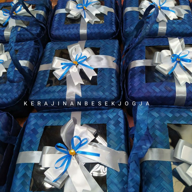 

GROSIR SEPASANG BESEK JINJING MPS WARNA besek murah besek Jogja besek unik besek warna besek besek kotak