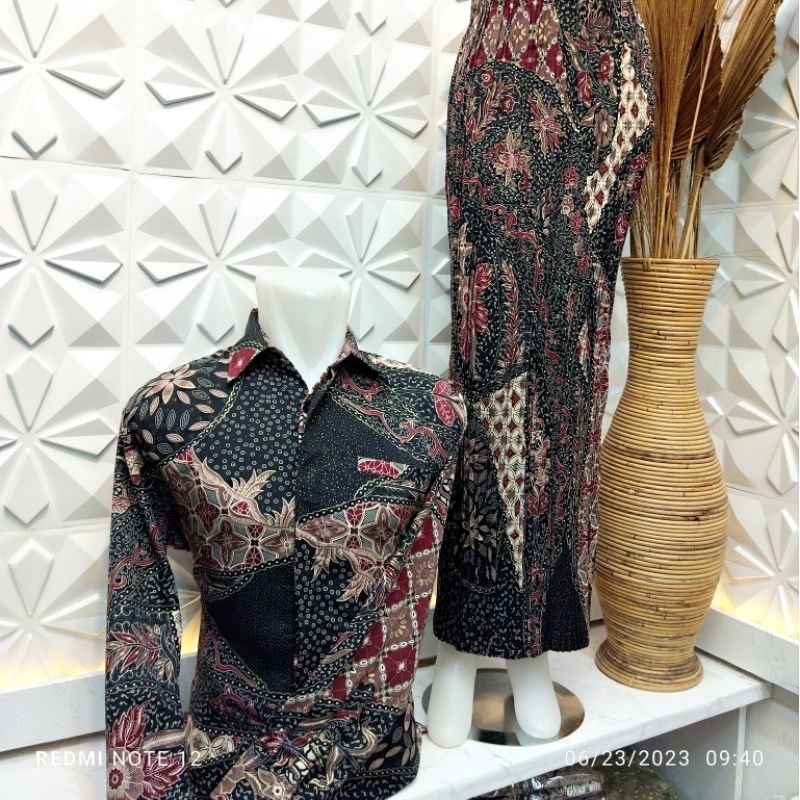 N.K--> Batik Couple / Kemeja batik Sr Maroon / Batik seragaman/ Kemeja batik lengan Panjang Dan Rok 