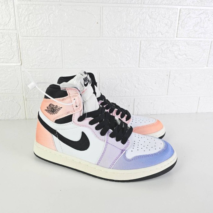 Sepatu Sneakers Nike Air Jordan 1 High Skyline White Multicolor Women