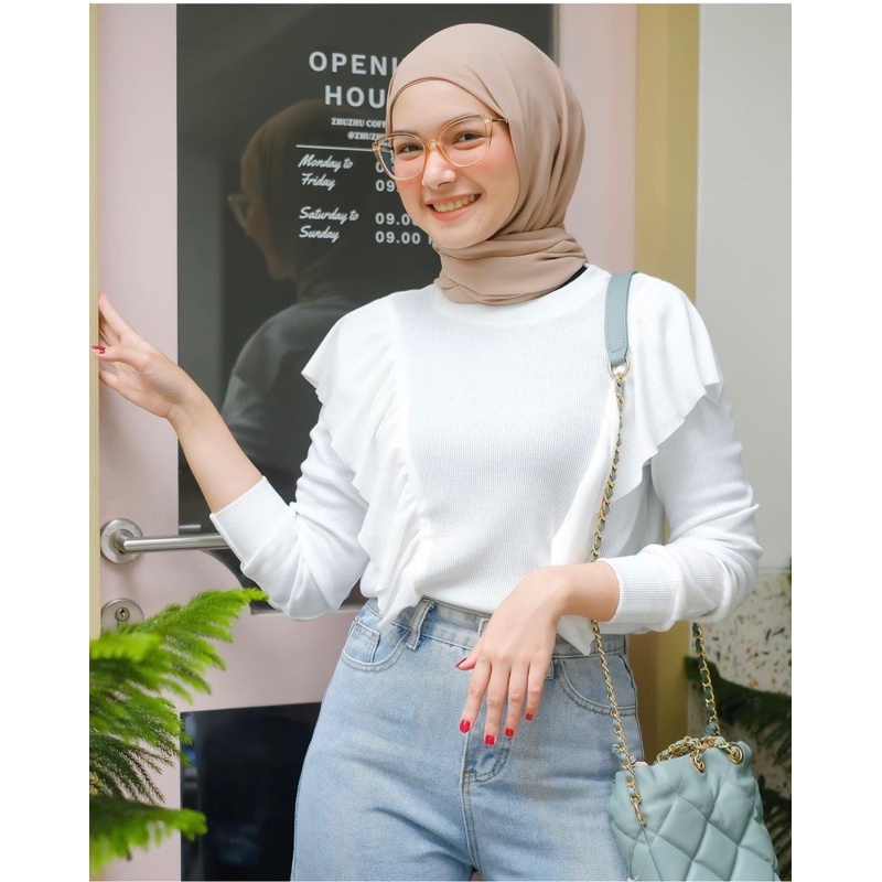 BAJU KAOS ATASAN WANITA KEKINIAN LUCY BLOUSE KNIT RIB RAJUT HALUS LAYER RUFFLE WANITA  RIB  VIRAL PG