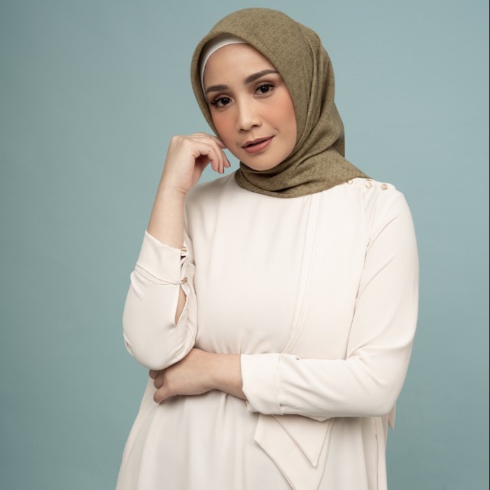 Hijab Wanita Plain Scarf Voal Diario x Nagita Slavina - Nutria