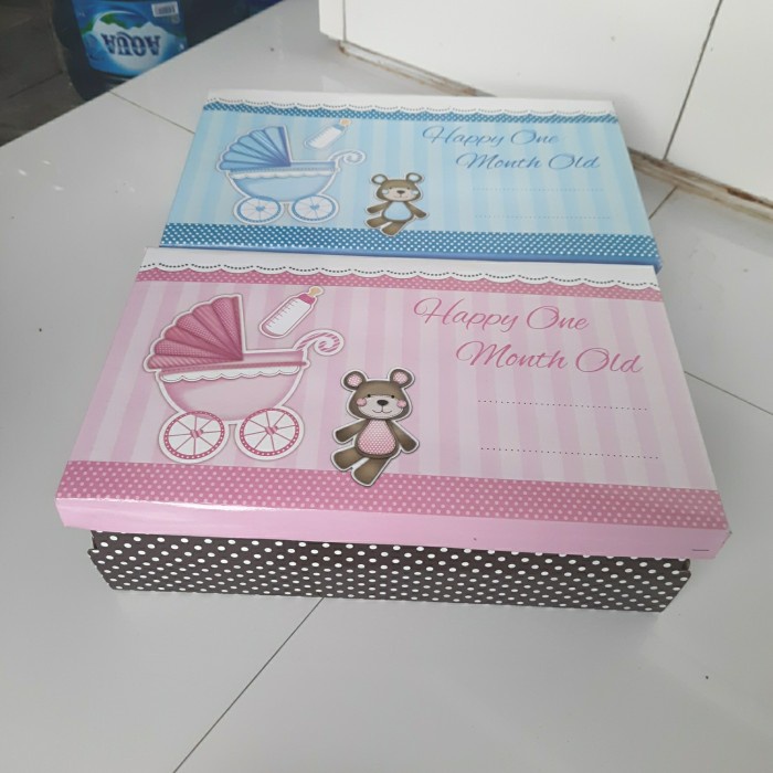 Box Hampers Souvenir Bayi 1 Bulan 34x19x11cm Stock Terbatas - Merah Muda