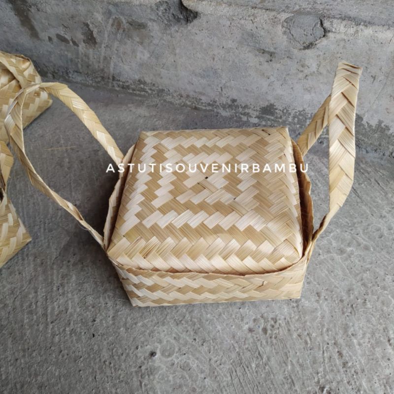 NEW BESEK JINJING ANYAM NATURAL/BLICING  besek cangking besek makan besek bambu besek jogja