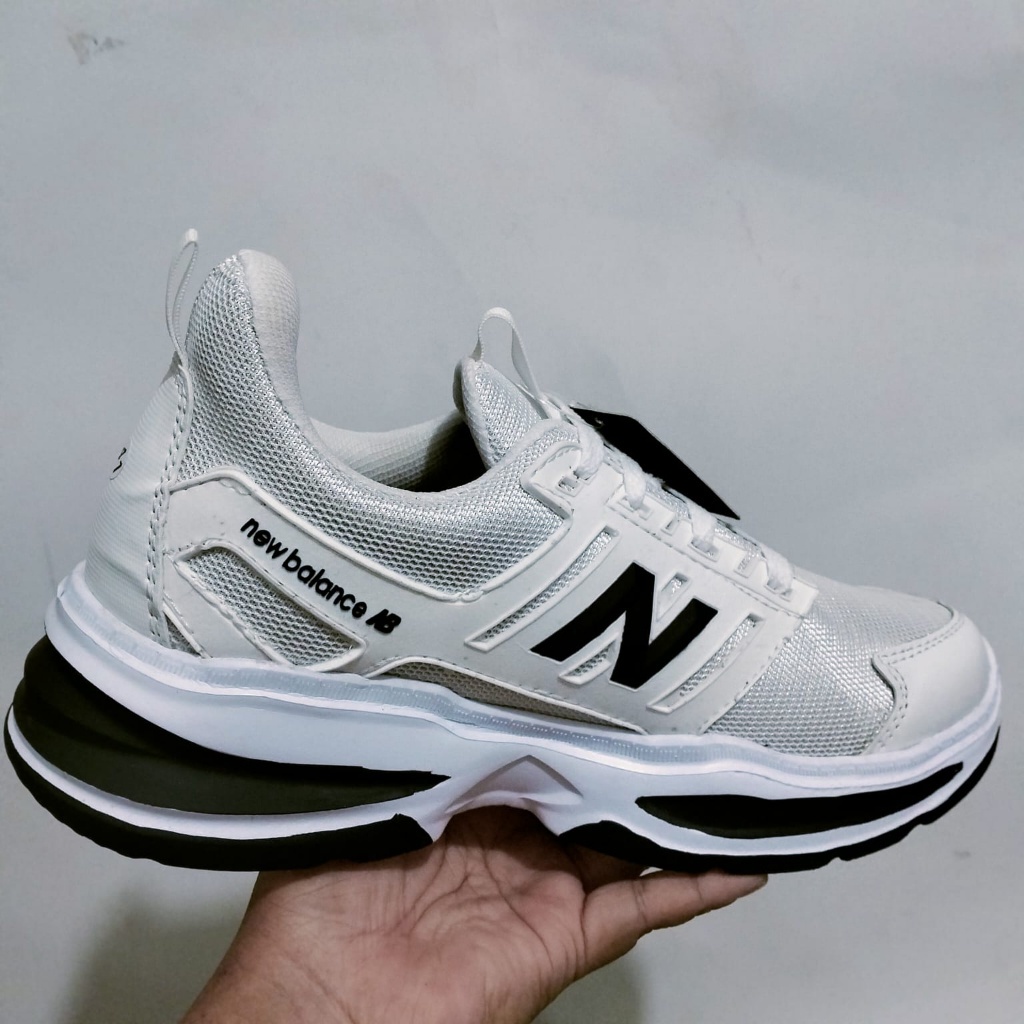 Sepatu New Balance Wanita Original 100% Sepatu Sneakers Pria/Wanita NB Putih List Hitam Model Terbar