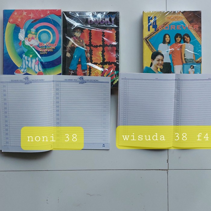 

Buku Tulis Wisuda 38 Sepakbola Garis 1 Pack Isi 10 Buku - Wisuda 38 F4