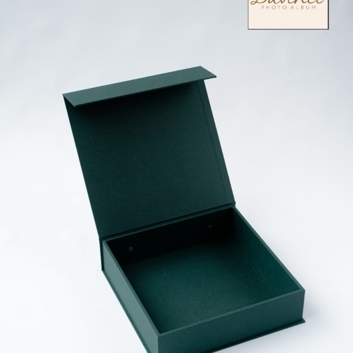 

kotak kado souvenir uk 30x30x8cm - Hijau