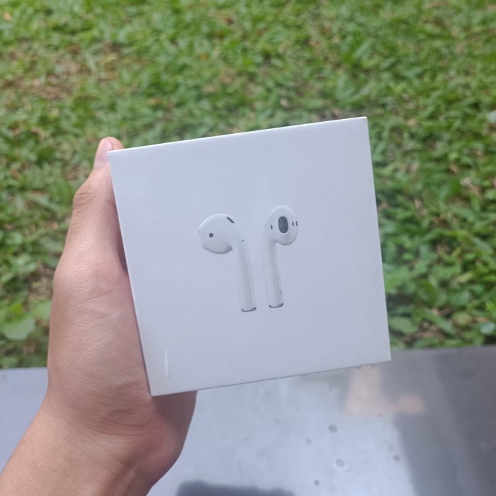 AirPods 2nd Generation Wireless Earbuds with Lighting Charging IBOX