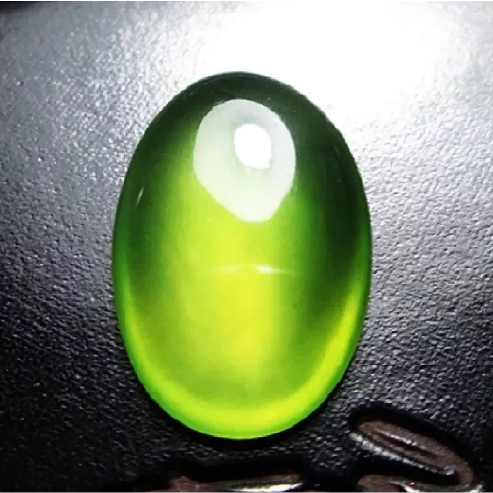 Idocrase Pucuk pisang kristal size kantoran