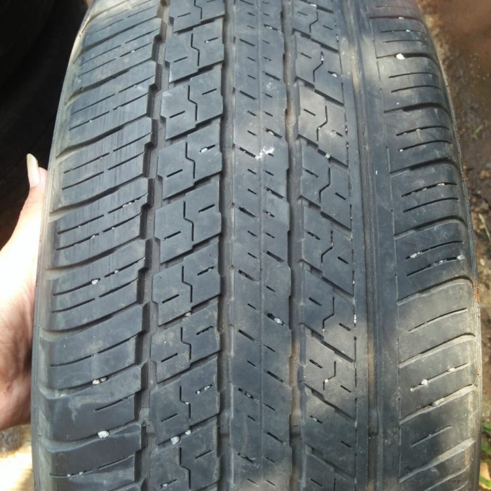 Ban mobil second 225/60 ring18 tubeles