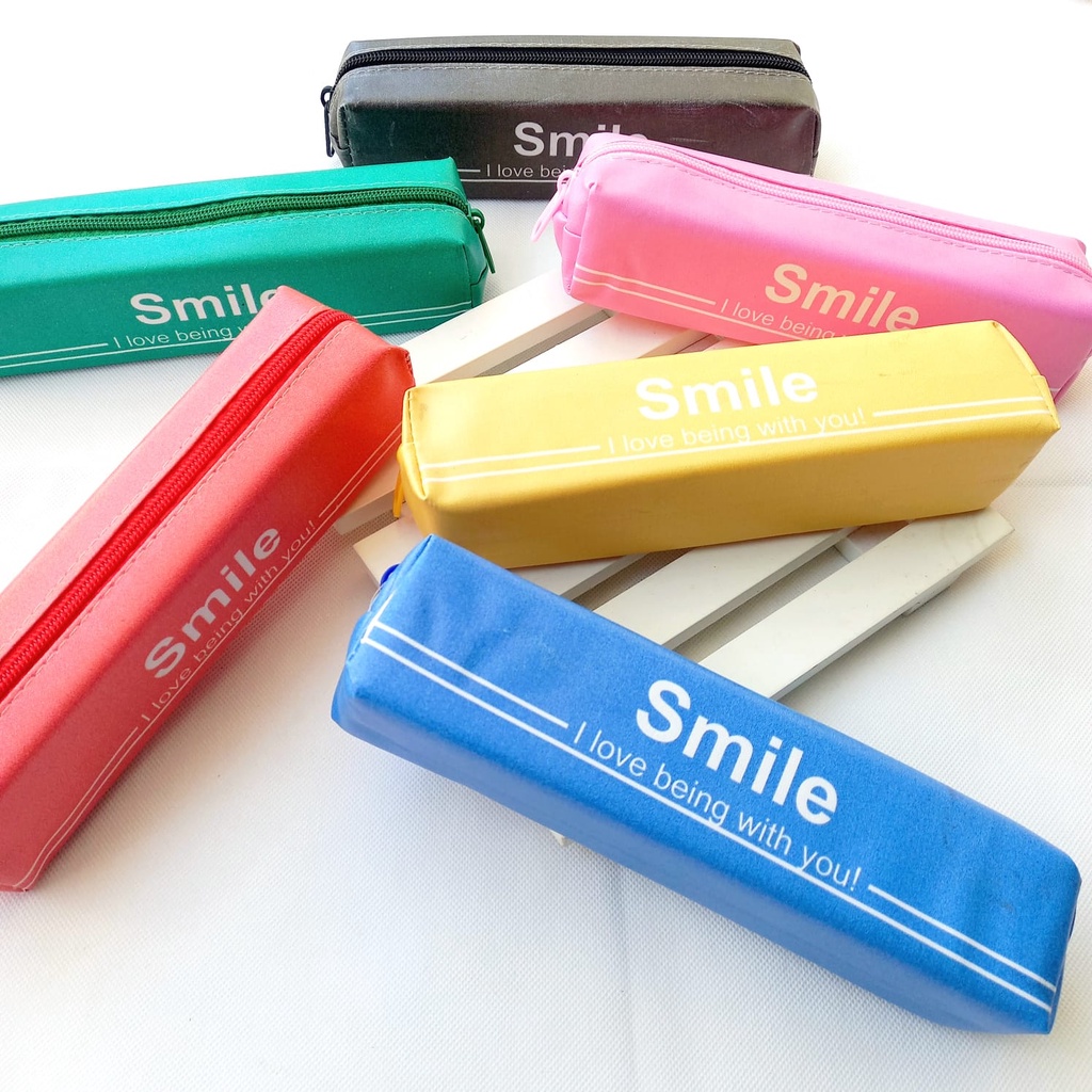 

Souvenir ultah Kotak Pensil Tempat Pensil Motif Smile Polos Warna Zipper Bag