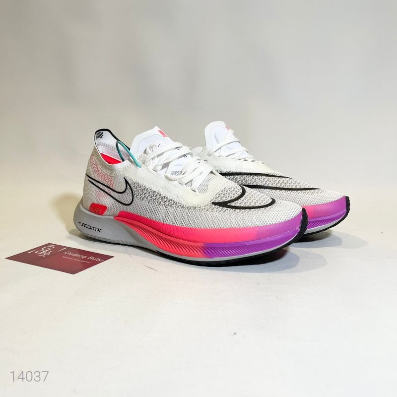 Sneakers ZoomX Steeakfly White Flash Crimson Hyper Violet Pink Sepatu Vv2