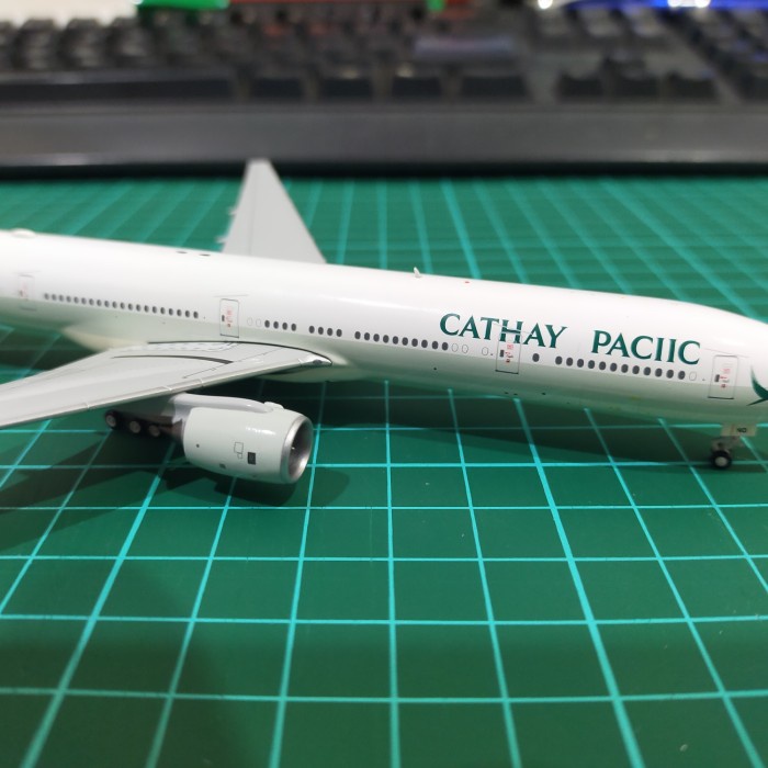 Cathay Pacific Boeing 777-300 JC Wings 1:400
