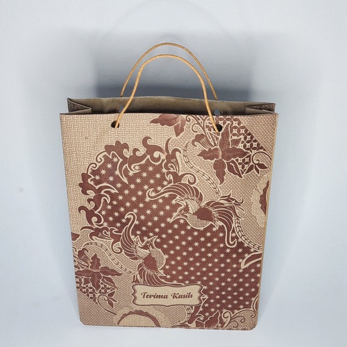 

100 PCS TAS SOUVENIR PAPER BAG UK 23X17 X6 CM