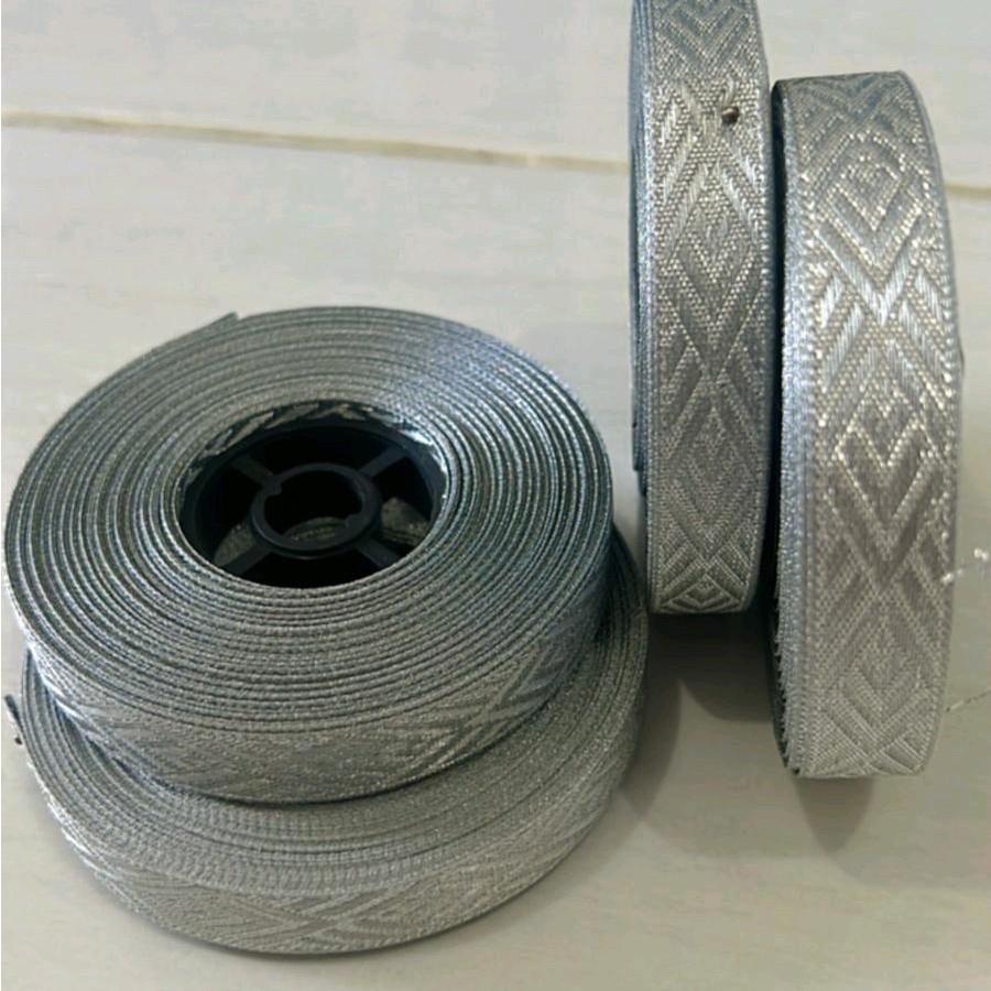 Pita gamis/renda gamis motif /pita india warna emas dan silver lebar 1 1/2 cm