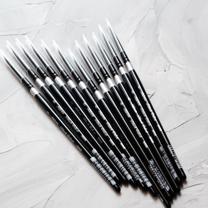 

Silver Black Velvet Brush No.6