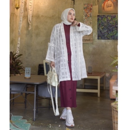The NuEpisode - Cardigan Oukey Motif Bordir Tunik Warna Putih Panjang