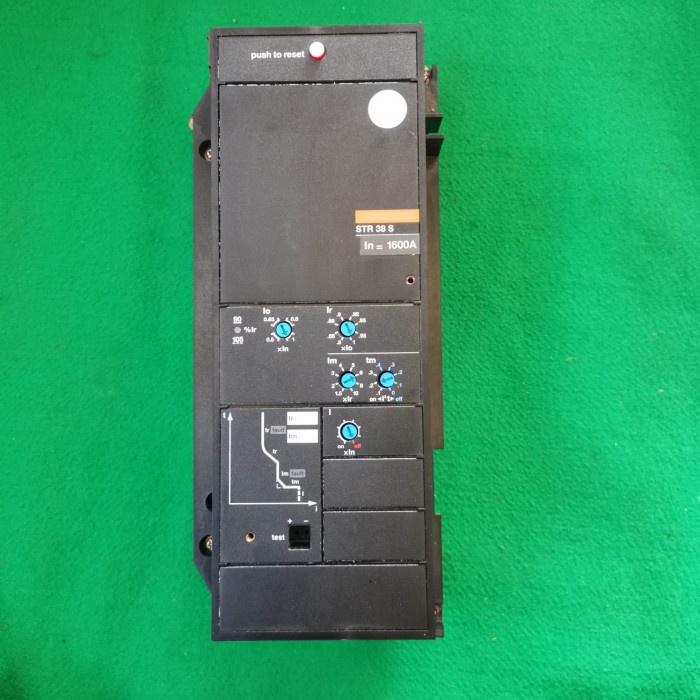 Merlin Gerin STR 38 S Circuit Breaker